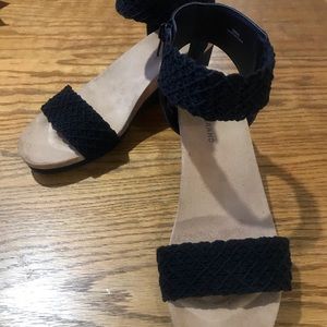 BRAND NEW: Lucky Brand Black Sandals 10